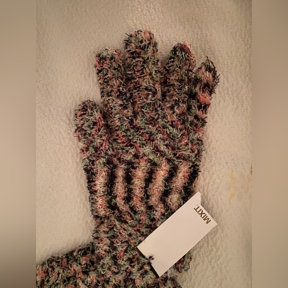 MIXIT Fuzzy Gloves Essentials Black Multi Women SOFT One Size Stretch NEW NWT - Picture 4 of 6